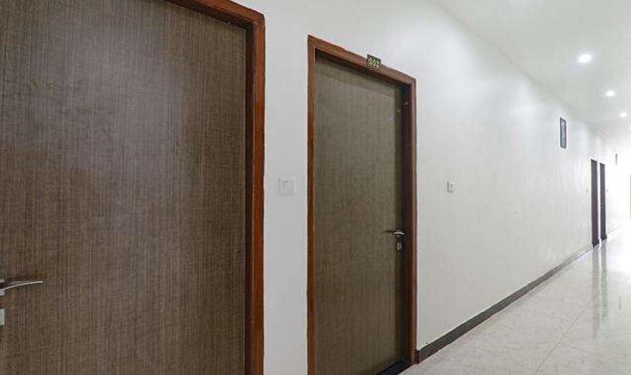 Fabexpress Ss Grand Hotel Banthra Sikandarpur Exterior foto